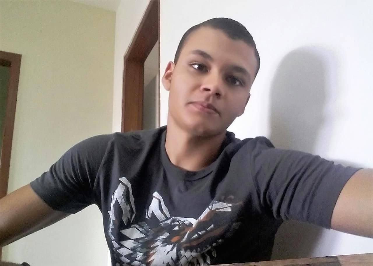 Aluno de 18 anos mostra o que é superação e é aprovado em direito na UFMG e na UNA