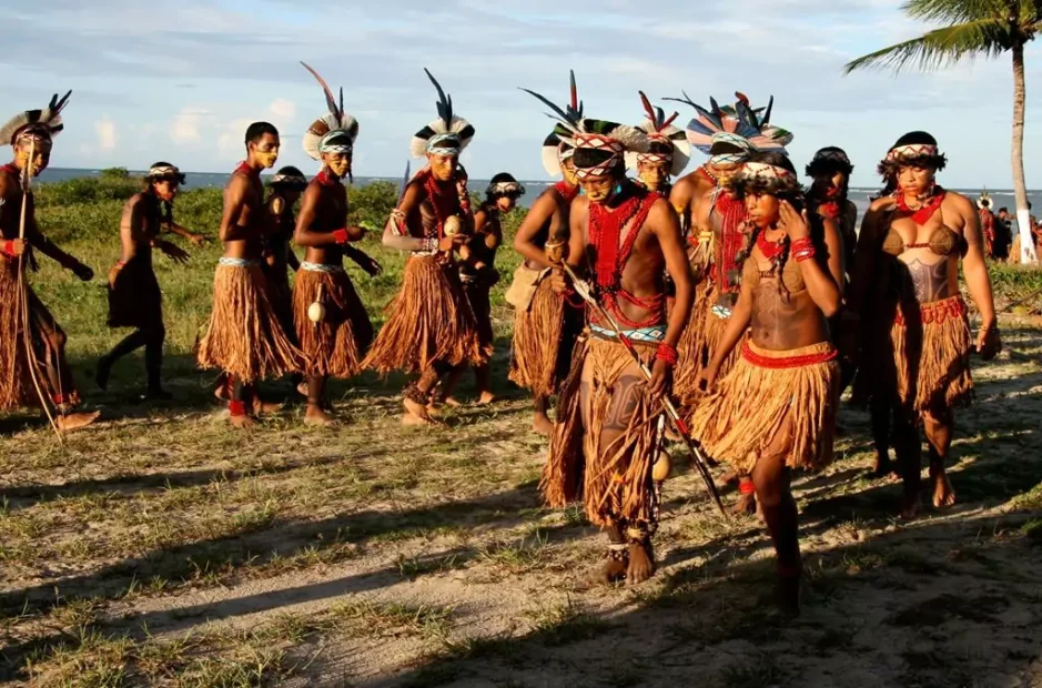 comunidade indígena em cerimônia ou dança