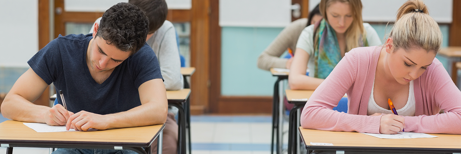 Estudantes fazendo o enade das licenciaturas.